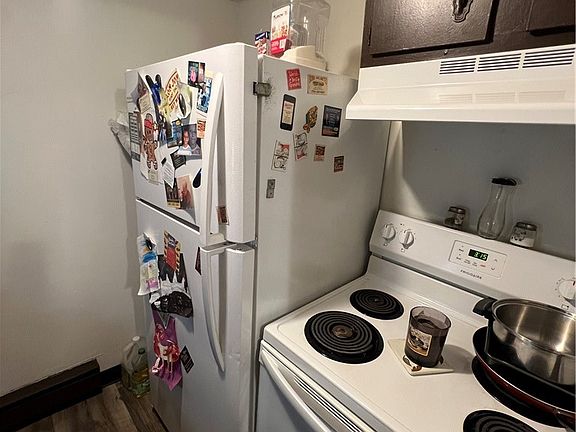 5th image of 161 Hall Ave