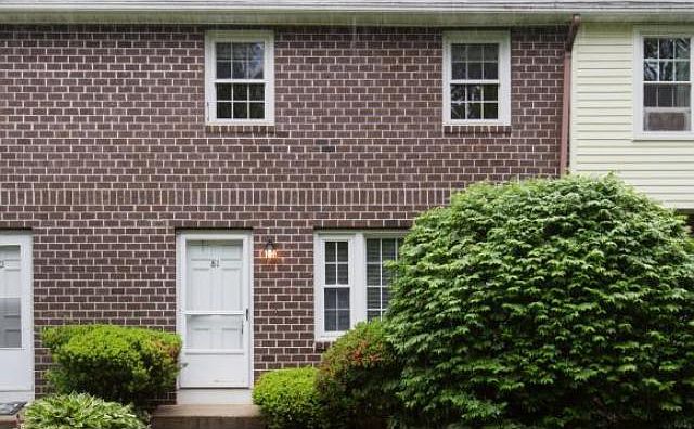 1st image of 81 Oakridge Dr