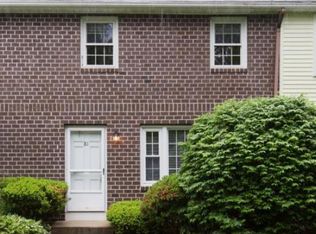 81 Oakridge Dr, Londonderry, NH 03053