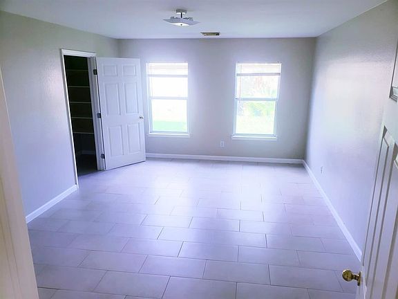 4th image of 18139 Afton Hollow Ln