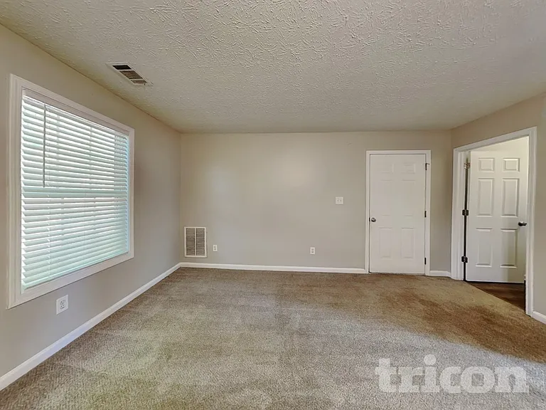 205 Highgrove Dr — Photo 15