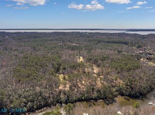 7 Irvington Rd, White Stone, VA 22578