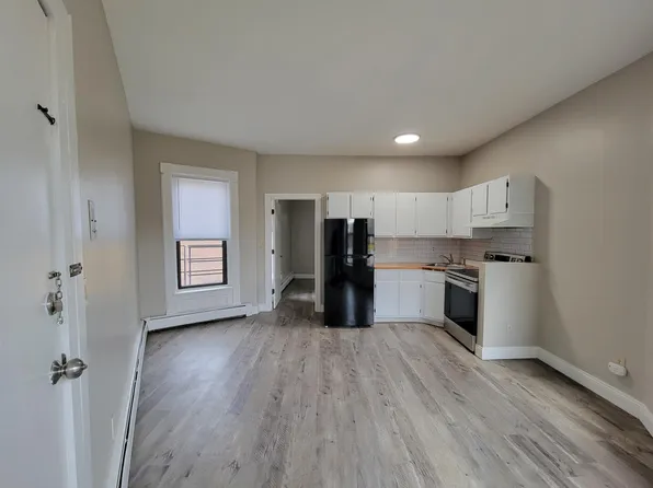 84 King St APT 2, Troy, NY 12180