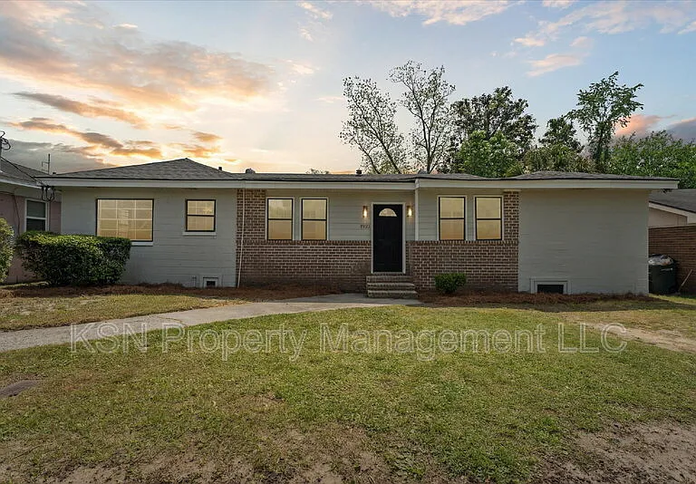 1921 Fitzgerald St — Photo 1