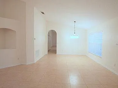 9783 Nonacrest Dr — Photo 4