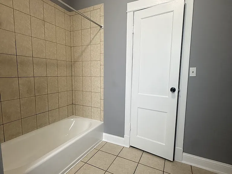 5714 W Cermak Rd #2E — Photo 9