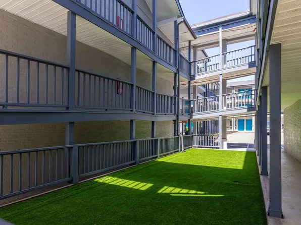 Atrium Flats