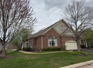 4093 Honeymoon Rdg, Lake In The Hills, IL 60156