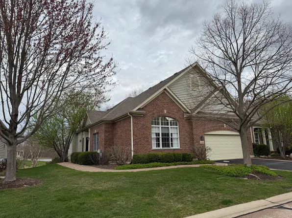 4093 Honeymoon Rdg, Lake In The Hills, IL 60156