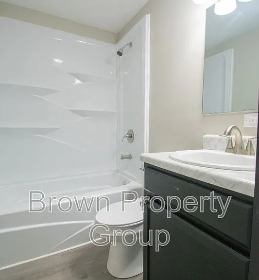 1401 Thelbert Dr — Photo 8