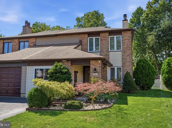 6625 Senator Ln, Bensalem, PA 19020