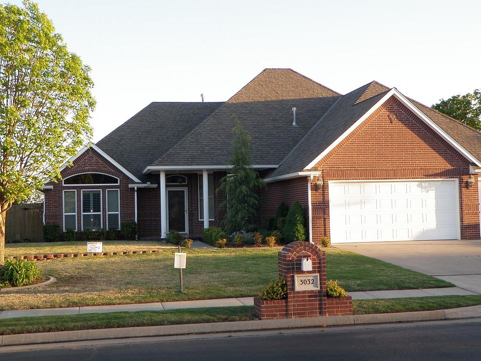 1st image of 3032 SW 132nd Pl