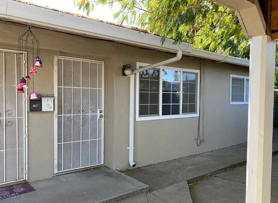 150 N Acacia Ave #152
