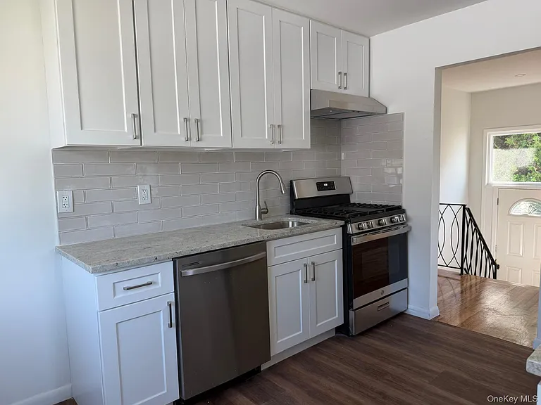 65 Florida Ave — Photo 12
