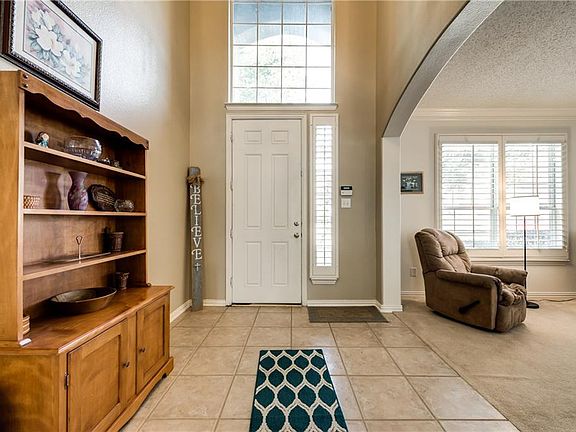 3rd image of 7527 Chinaberry Ln