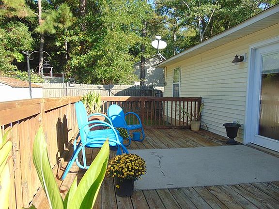 4th image of 202 Rebecca Dr