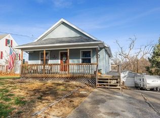 130 E Pleasant View Dr, Des Moines, IA 50315