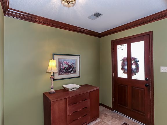 3rd image of 6431 Evergreen Dr