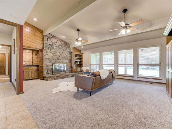 726 Sunny Brook Pl, Edmond, OK 73034