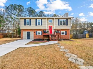 2967 Hollow Ln, Powder Springs, GA 30127
