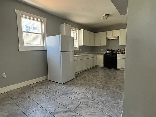 253 22nd St Photo 1
