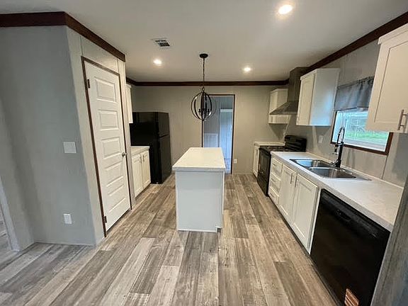 5th image of 9 Bearden Dr