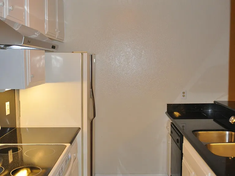 765 N Rengstorff Ave #11 — Photo 7