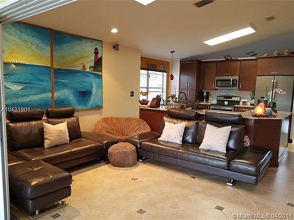 5th image of 8597 Tourmaline Blvd