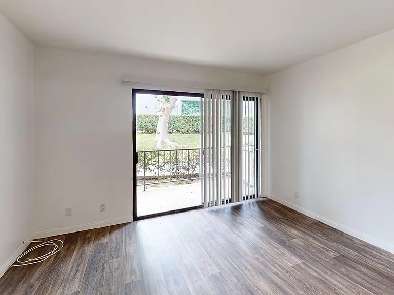 The Lodge at Porter Ranch Apartments — Photo 15