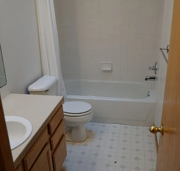 324 Saturn Dr — Photo 13