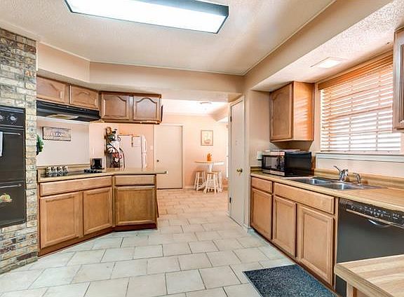 4th image of 506 Bradford Dr