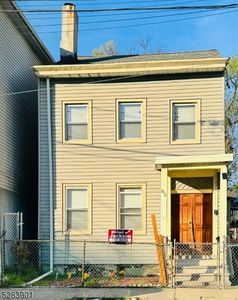 82 Arch St, Paterson, NJ, 07522