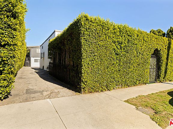 2nd image of 358 N San Vicente Blvd
