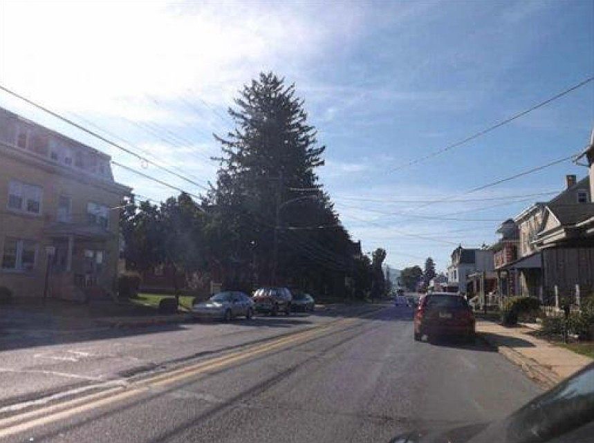 2nd image of 2931 Kutztown Rd