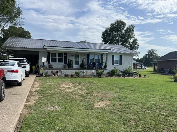 303 Midland St, Gleason, TN 38229