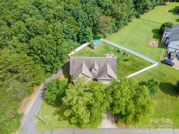 206 Taylor Cir, Granite Falls, NC 28630