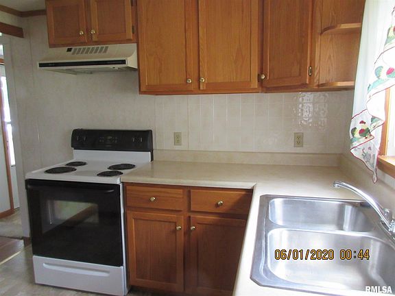 3rd image of 332 E 3rd Ave