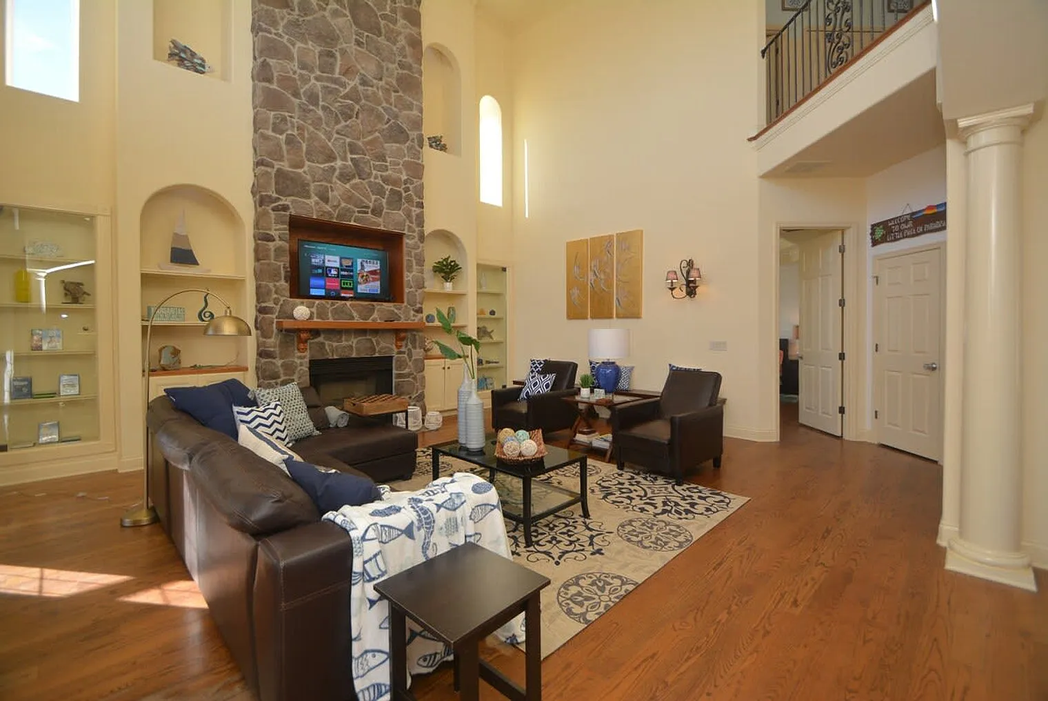 5 bed, 3.0 bath, 2992 sqft, $12,837 — Photo 2