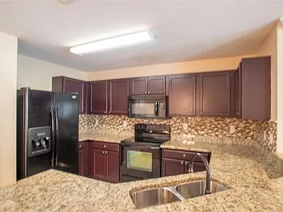 Building Photo - 2525 Bayside Pointe Ln