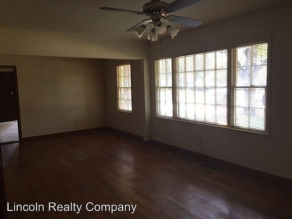 5th image of 708 Pineview Dr