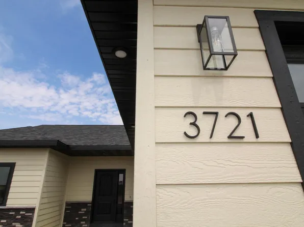 3721 Grayson Dr, Burlington, ND 58722