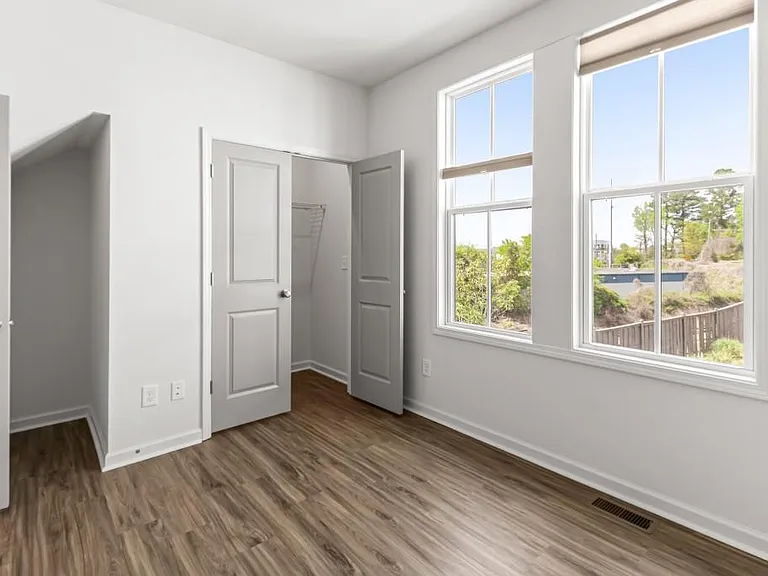 916 Brees Ct — Photo 12