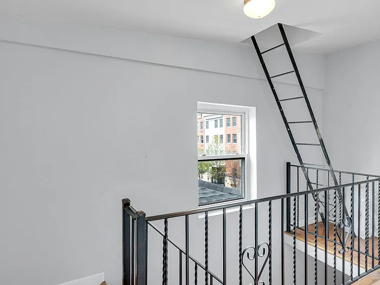 65 Saint Pauls Ave #3 — Photo 12