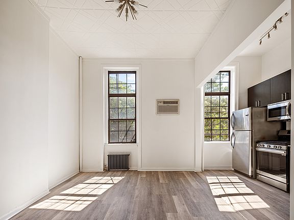 4th image of 34 1st Pl APT 2