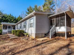 3 Double Oaks Dr, Asheville, NC 28805