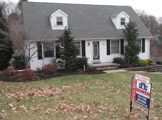 713 Rolling Green Dr, Selinsgrove, PA 17870