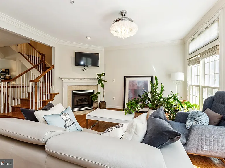 7489 Carriage Hills Dr — Photo 12
