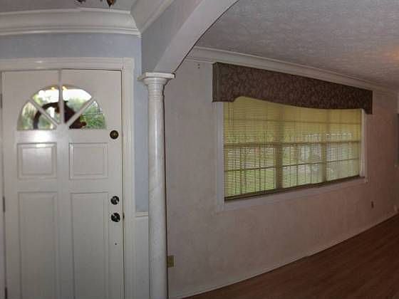 1st image of 9812 Riverview Dr