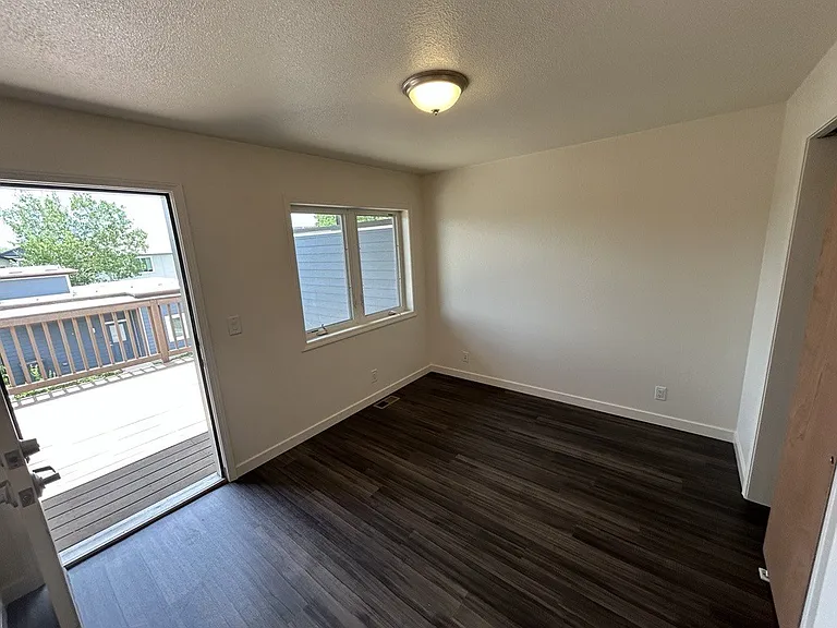 904 Avalon Ave — Photo 12