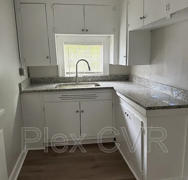 2921 12th Ave — Photo 6